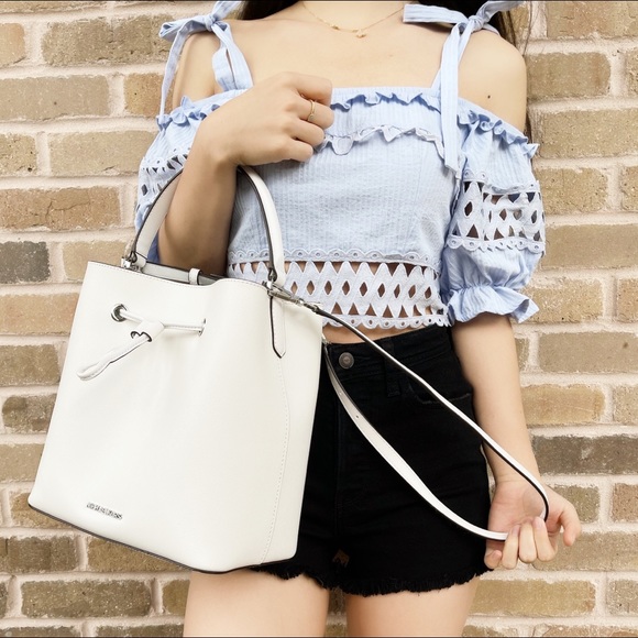 Michael Kors large drawstring bucket bag white - Picture 4 of 10